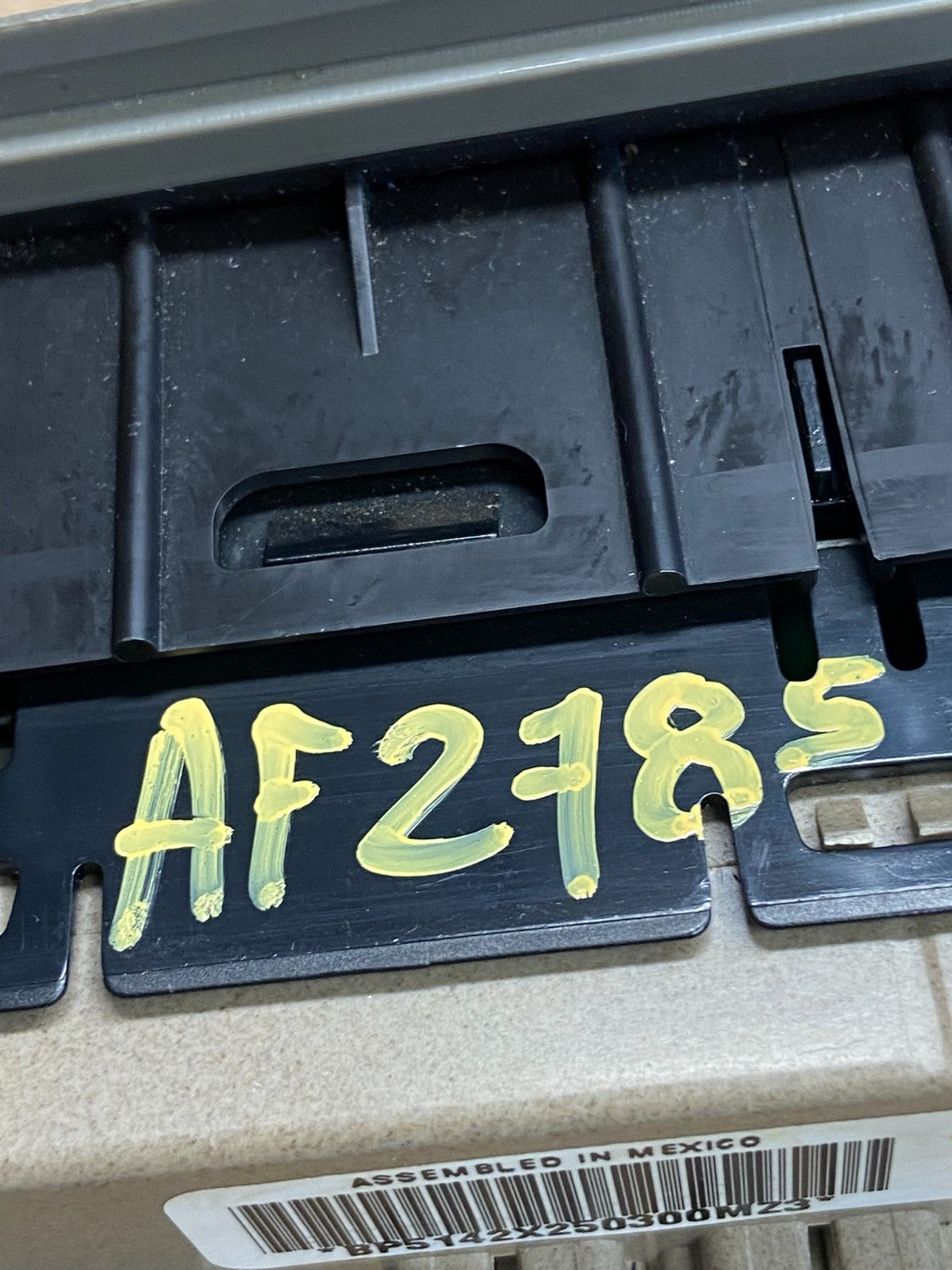 2003 to 2006 Suburban Tahoe Yukon Front Left Driver Window Switch AF2785 DG5