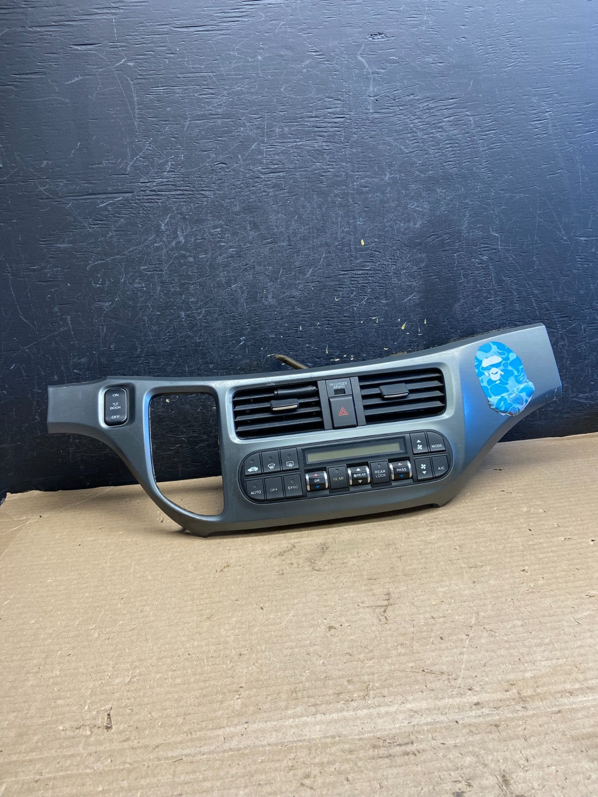 2005 to 2010 Honda Odyssey Radio Climate Control Dash Trim Bezel AH3683 DG0