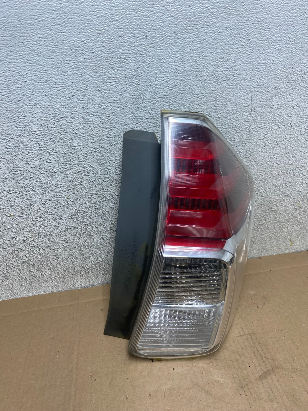 2015 to 2018 Toyota Prius V LED Right Passenger RH Tail Light Oem s0228 DG2
