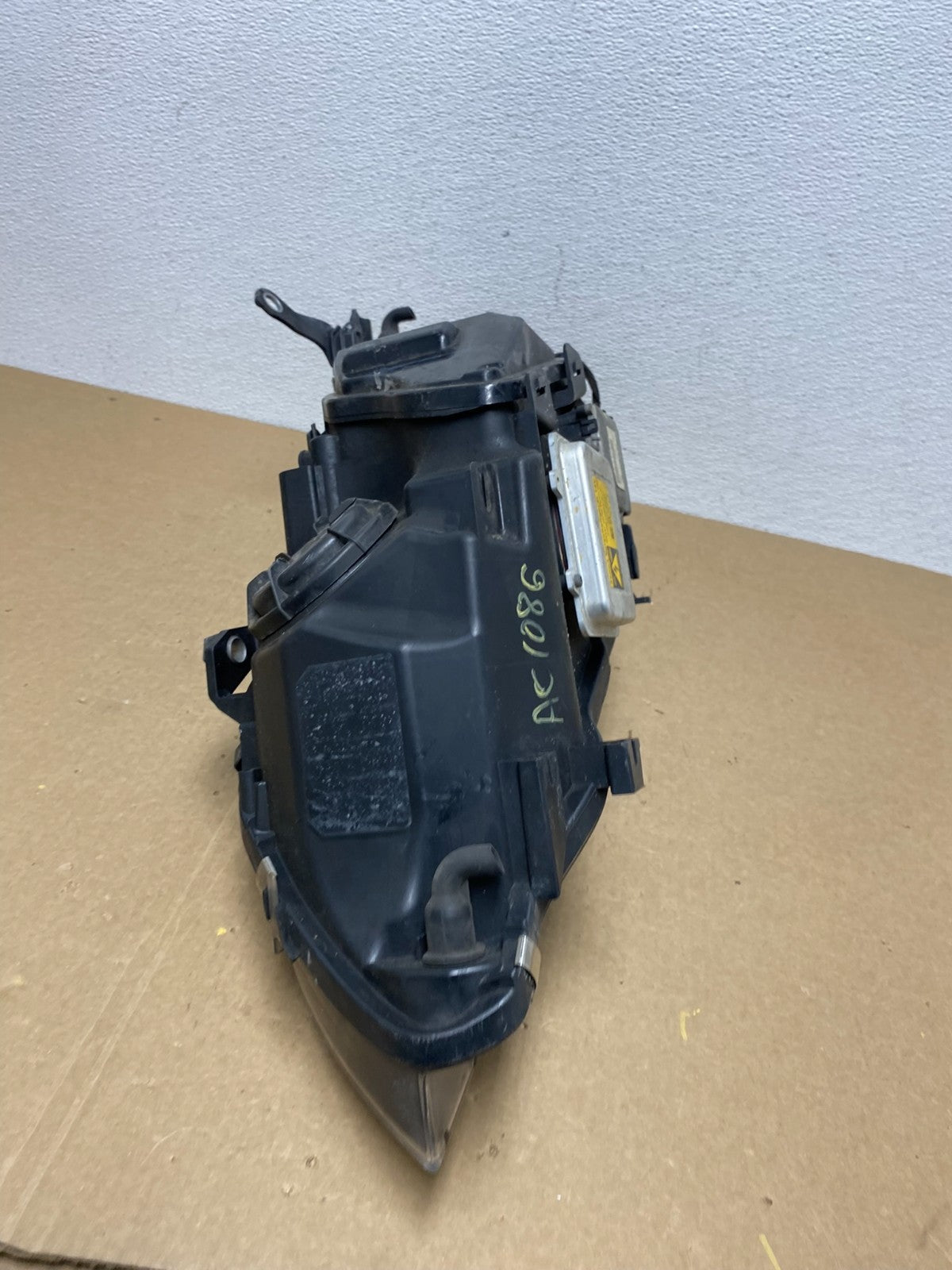 2004 to 2007 BMW 525i 5 Series Headlight Right Passenger Xenon AFS AC1086 DW7