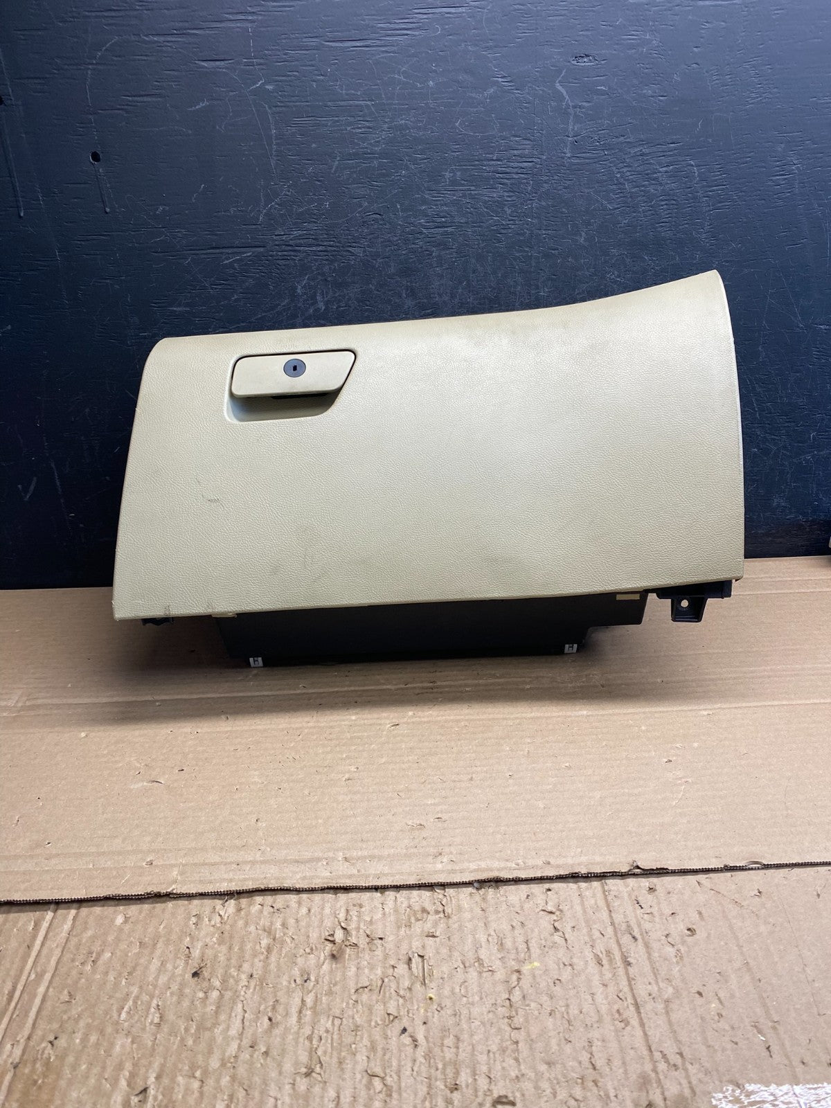 2013 to 2016 Ford Fusion Front Right Passenger Storage Glove Box ag0137 DG0