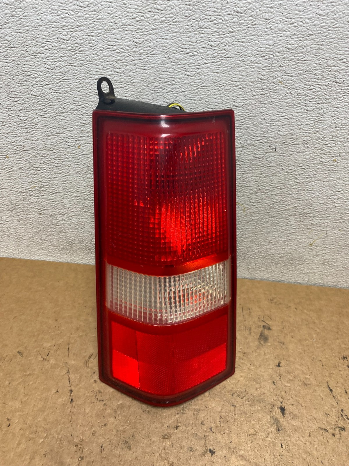 2003 to 2017 Chevrolet Express 1500 Left Driver Side Tail Light Oem S7700 DW0