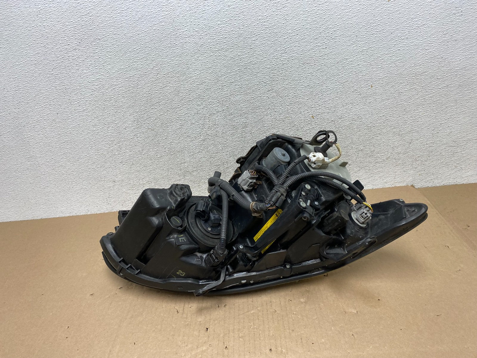 2004 to 2009 Lexus RX330 RX350 Xenon Left Driver Side Headlight AG6690 DW5
