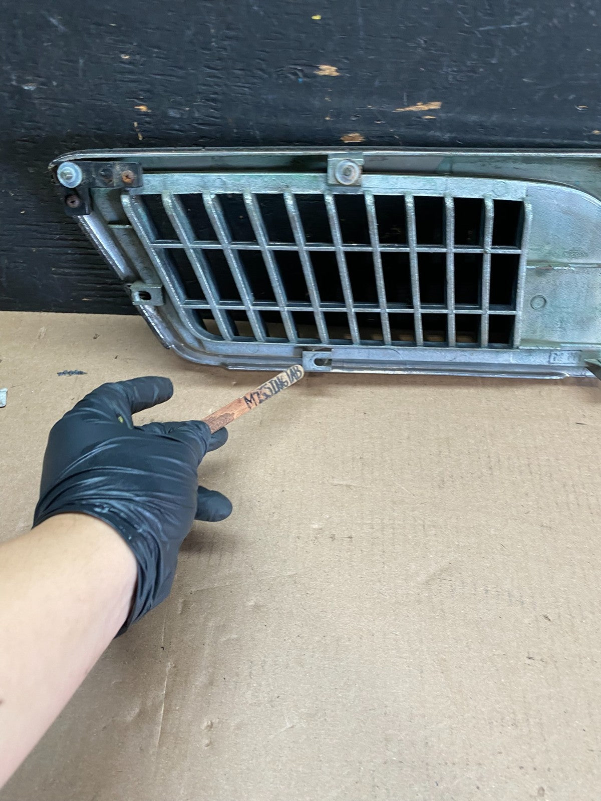 1996 to 1999 Infiniti i30 Front Upper Grill Grille OEM OEM P5920 DG8