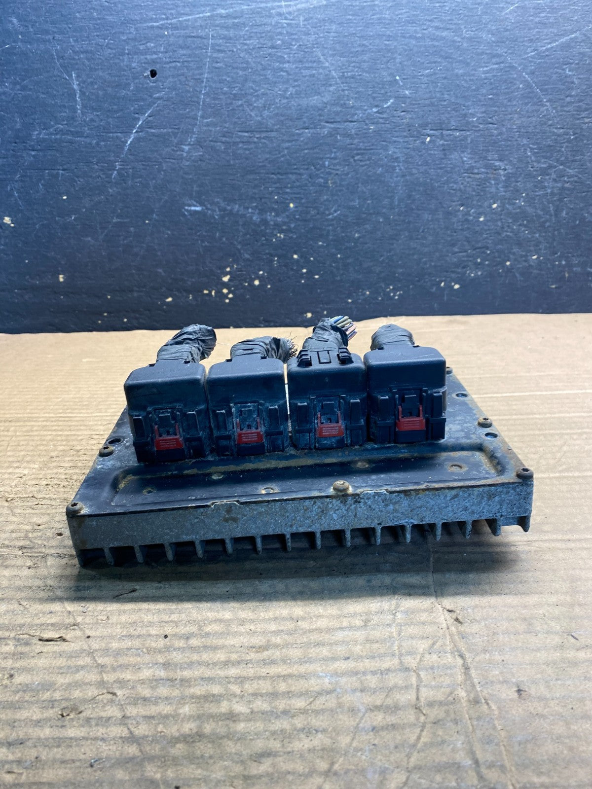 2005 Chrysler Pacifica Engine Control ECM AA5757 DG1