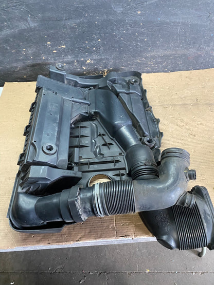 2005 - 2008 Volkswagen Jetta Beetle 2.5L Passat Engine Cover 07k129601G R5104 DG7