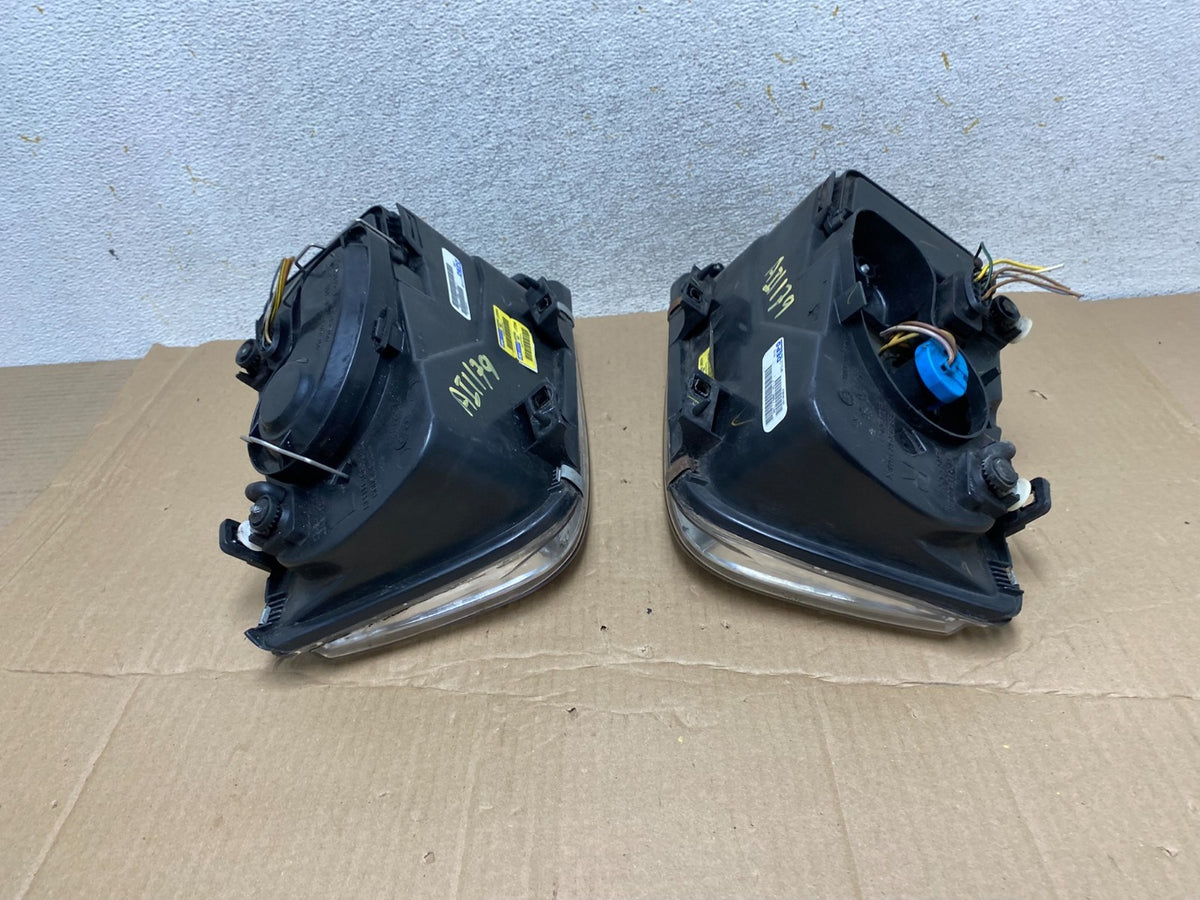 2002 to 2004 Volkswagen Jetta Left+Right Headlights DEPO AI1179 DW9