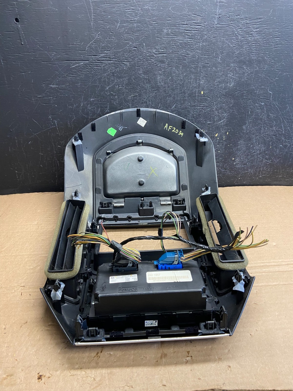 2007 - 2010 Ford Edge Heater Climate Control Radio Control Dash Bezel AF2039 DW4