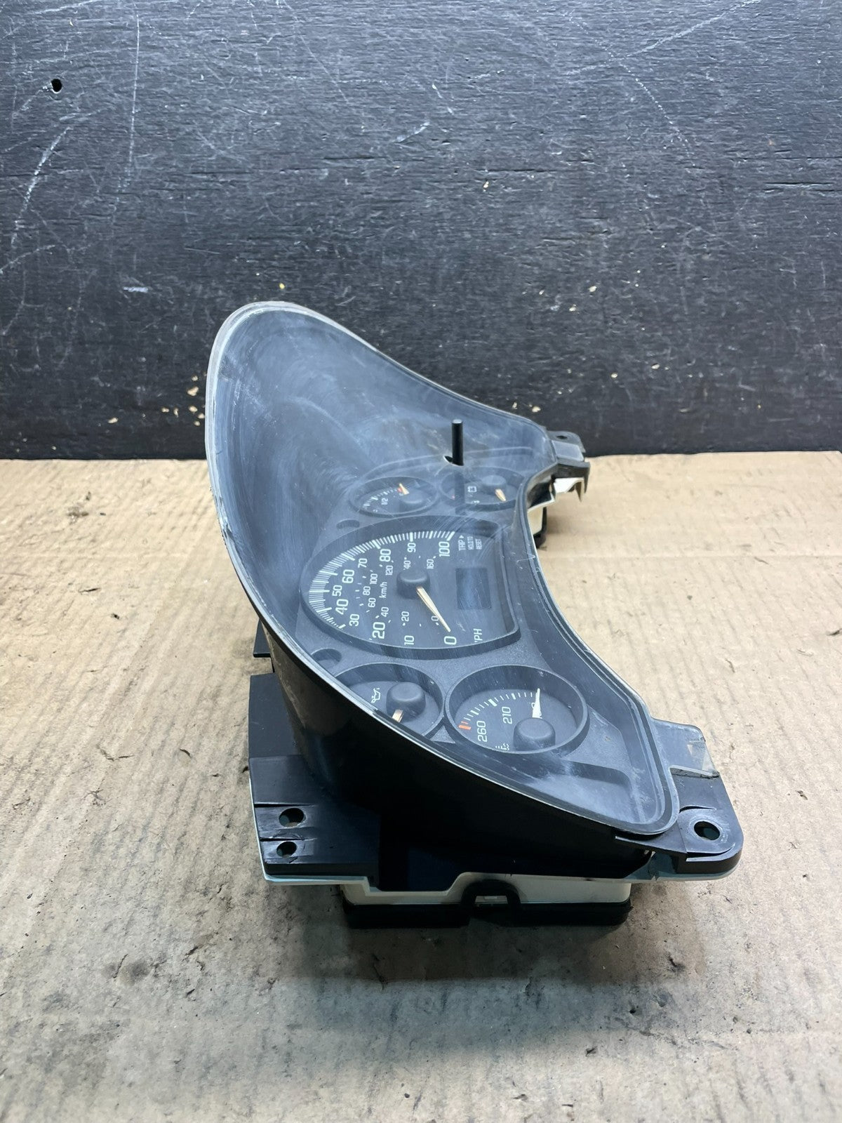 2004 to 2007 Chevrolet Express Speedometer Cluster Gauge OEM W7187 DG6
