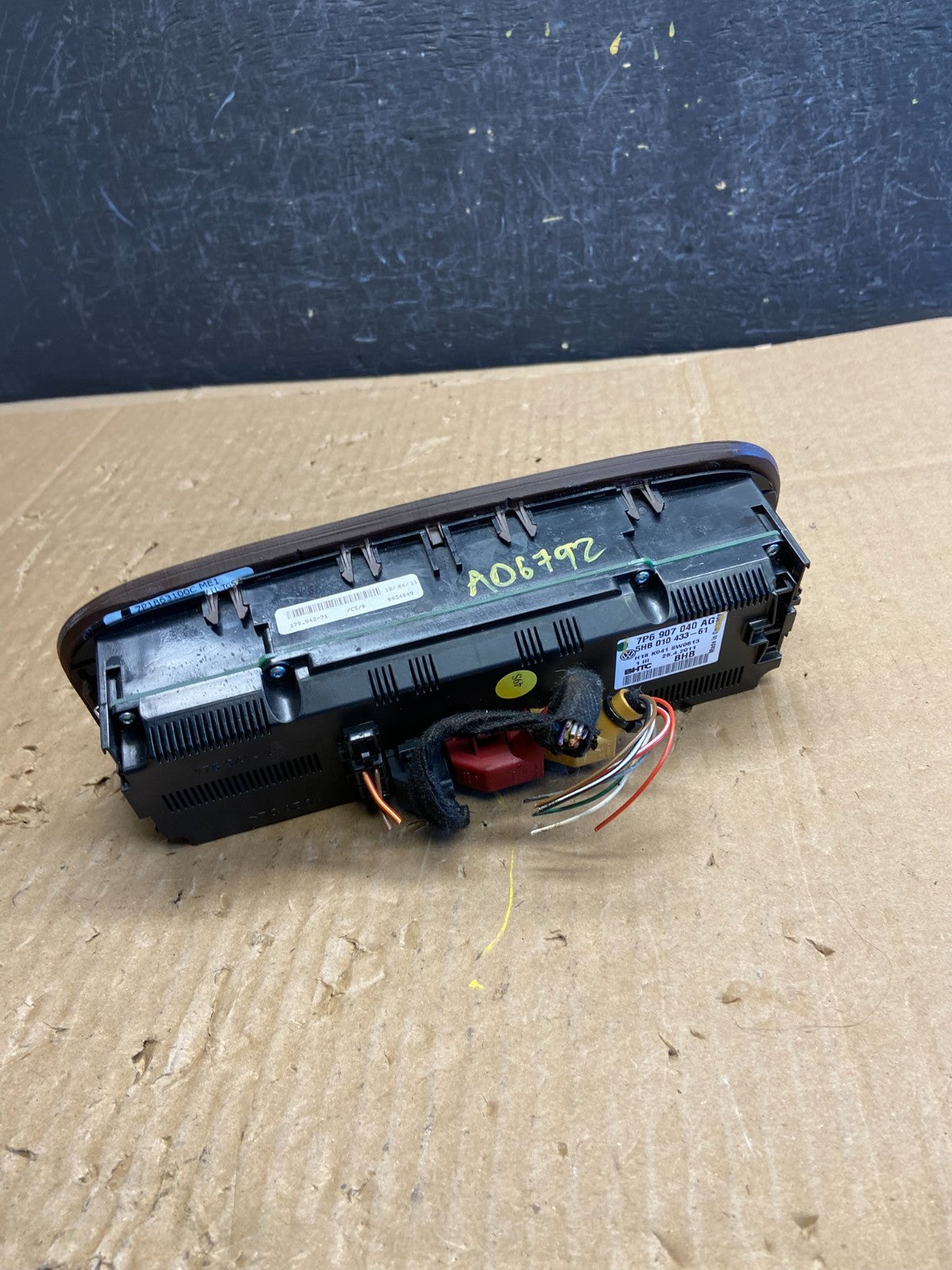 2011 - 2017 Volkswagen Touareg Center Climate Control Panel AC Heater ad6792 DG3