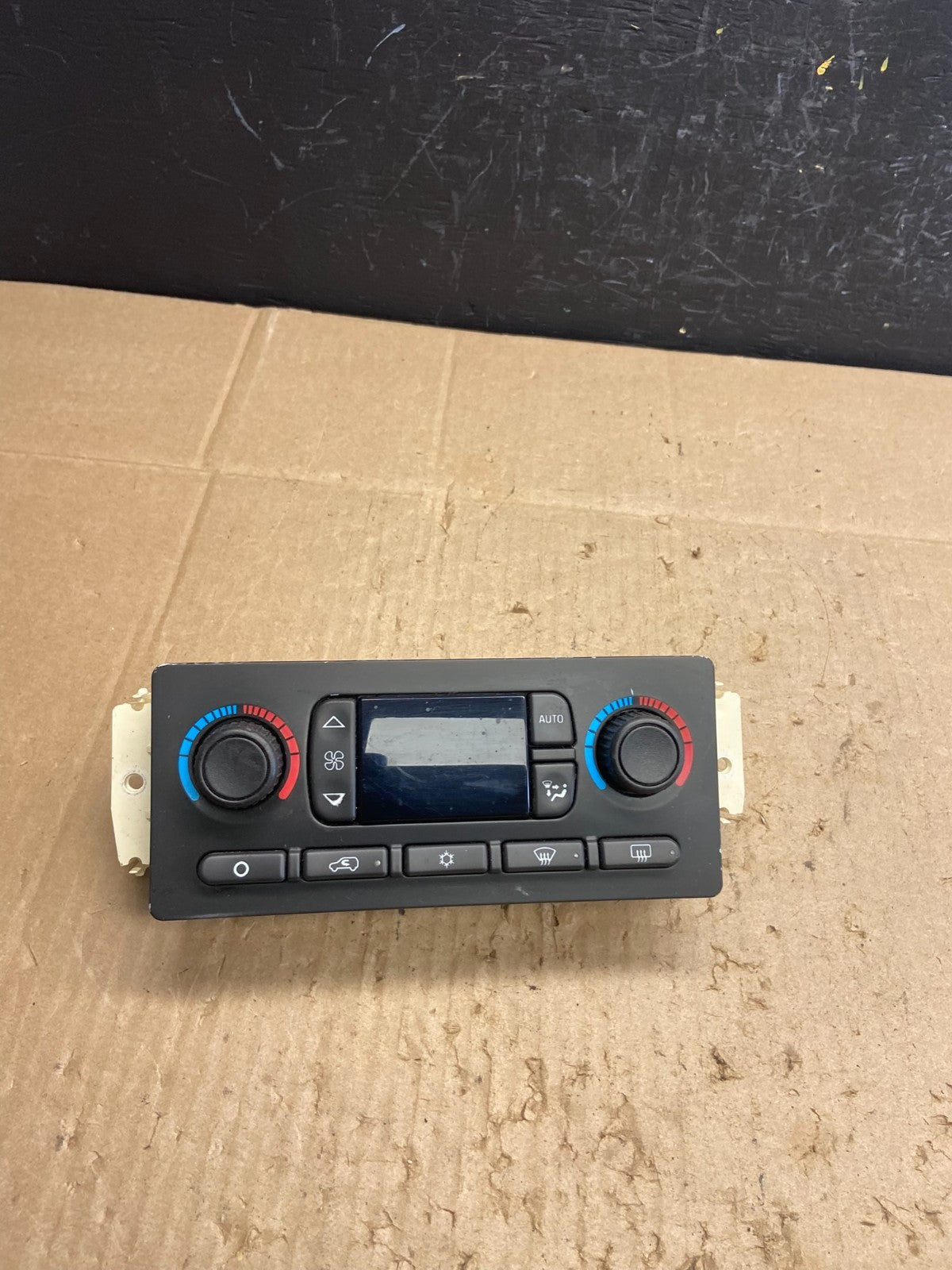 2003 to 2006 Chevrolet Silverado HVAC Heater Climate Control Module AB9696 DG0