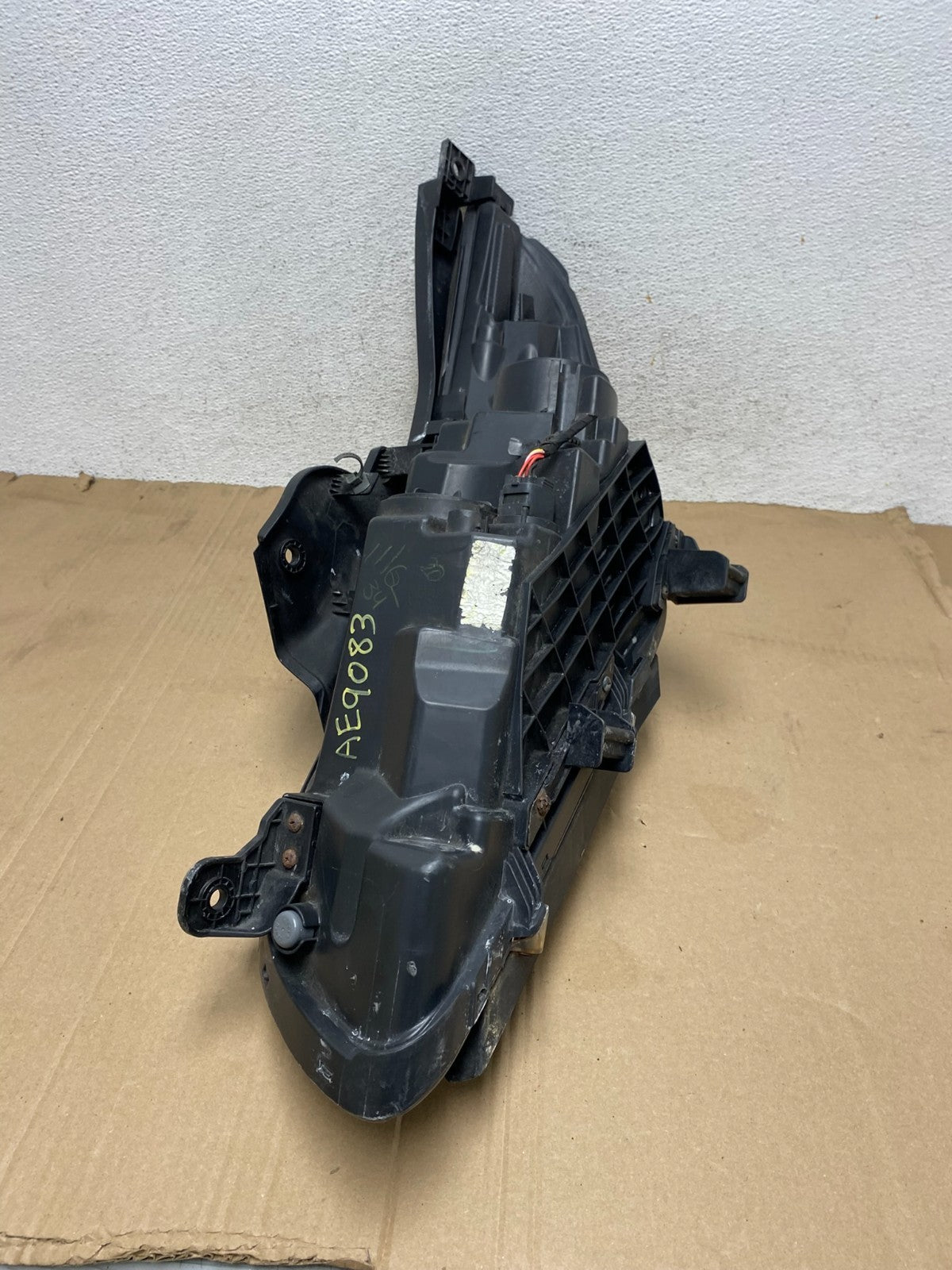 2015-2017 Hyundai Sonata Right Passenger RH Side Halogen Headlight AE9083 DW8