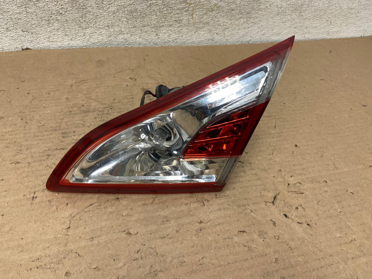 2011-2014 Nissan Murano Right Passenger RH Side Inner Tail Light AI0927 LK0