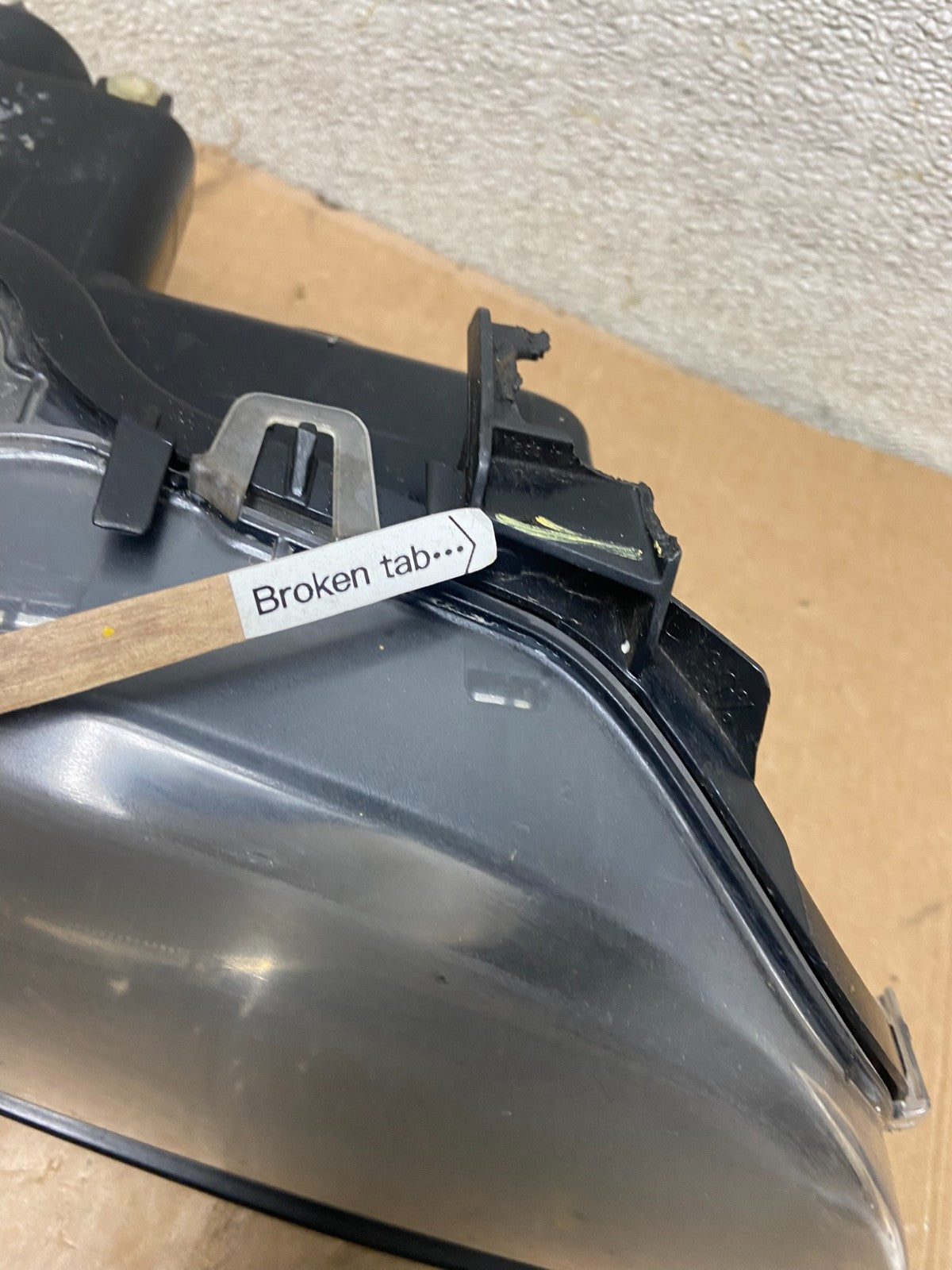 2001-2003 BMW E39 5 Series Right Passenger Side Halogen Headlight OEM AA24905