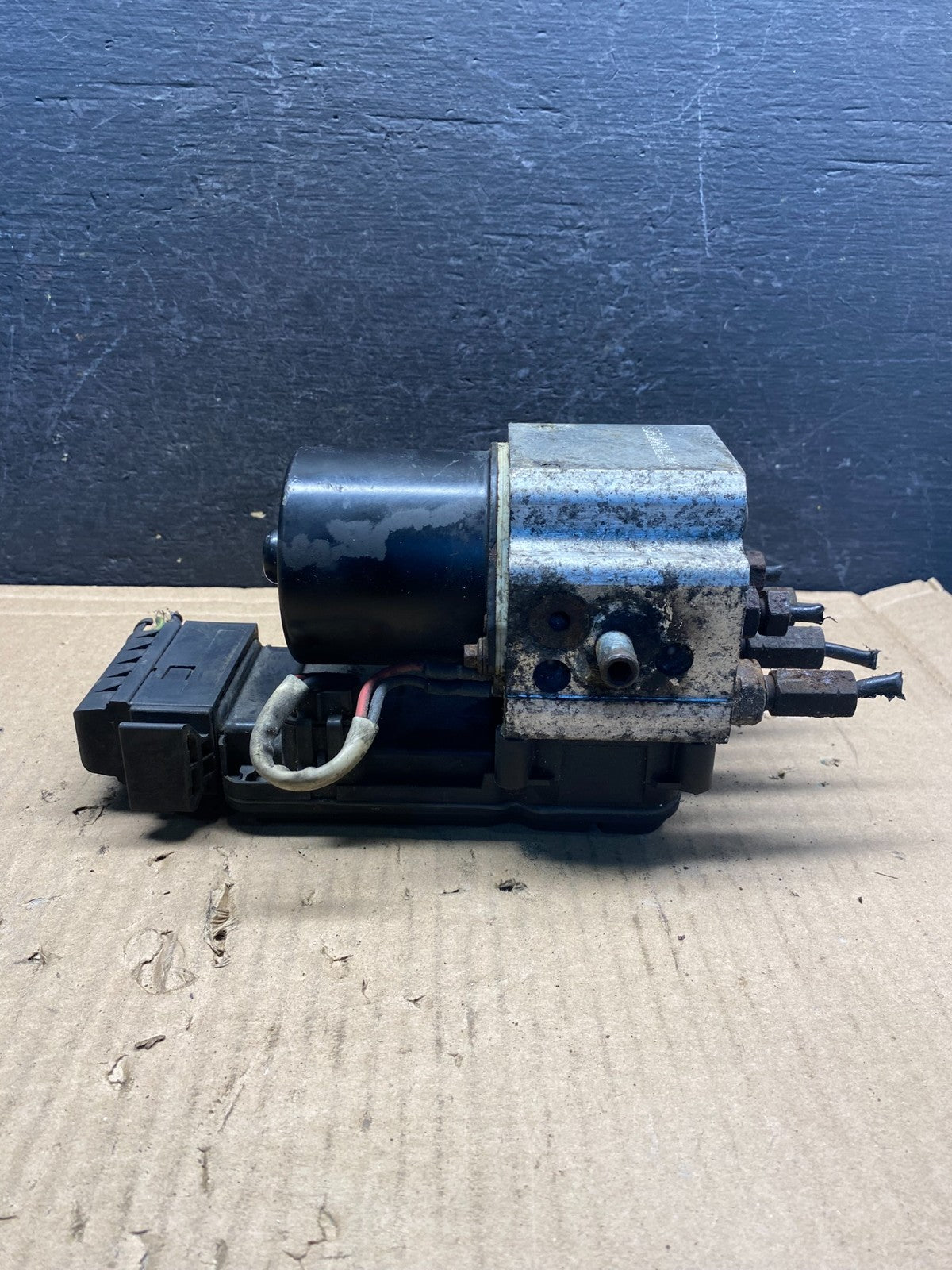 2006 2007 Ford E250 E350 Anti-Lock ABS Antilock Brake Pump AE8014 DW2