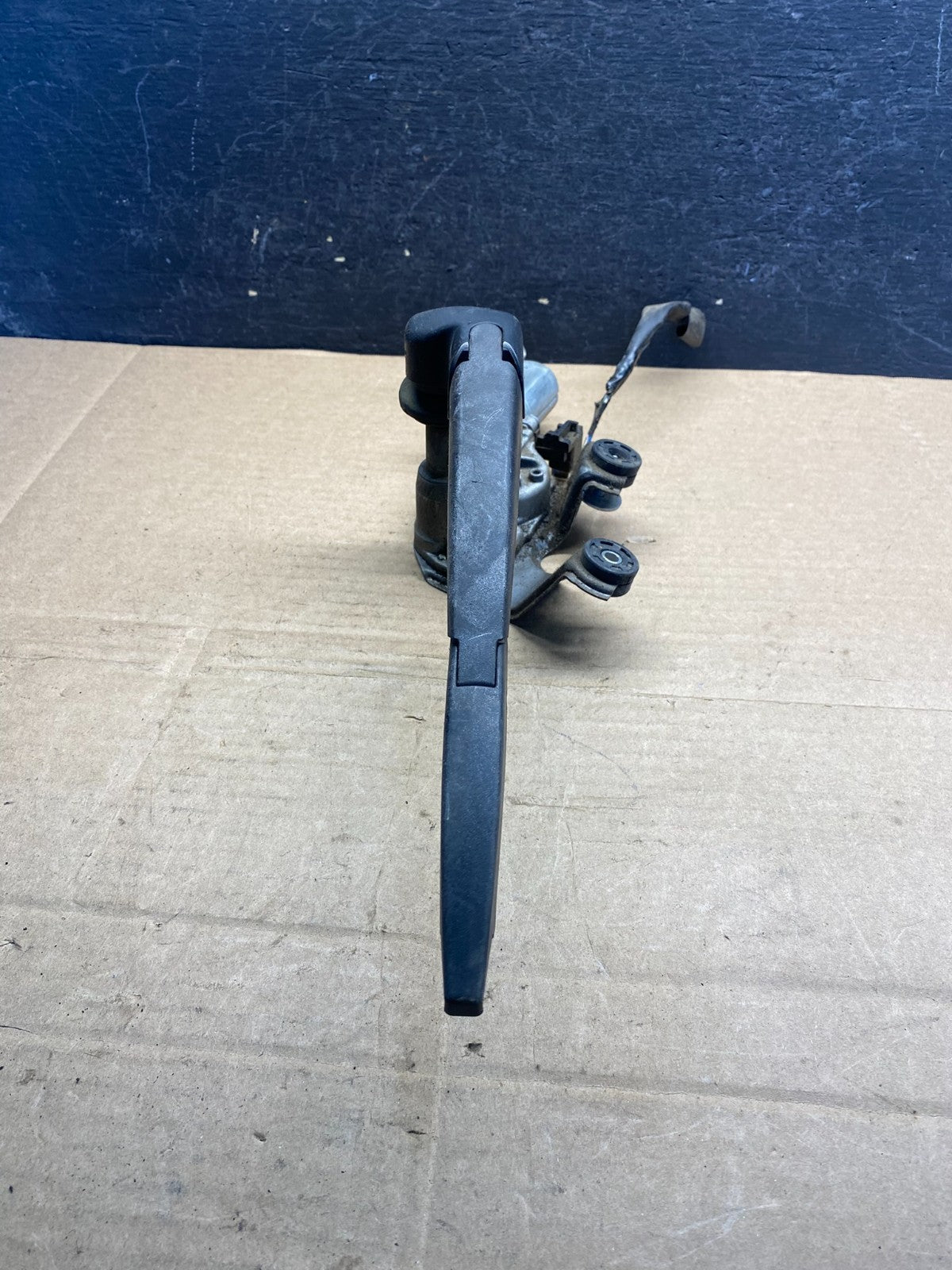 2008 to 2014 Scion xD Rear Wiper Motor ae8267 DG2