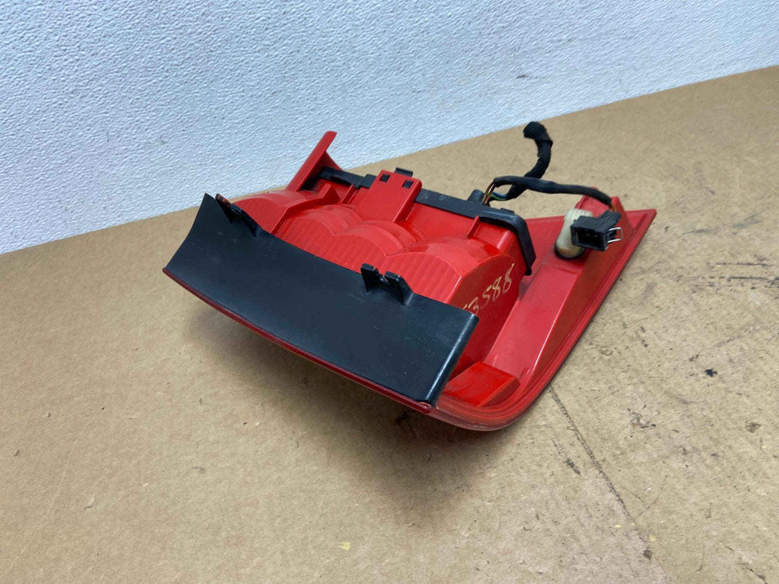 2002-2005 Mercedes ML350 ML-Class Left Driver Lh Side Tail Light OEM AC3588 LK5