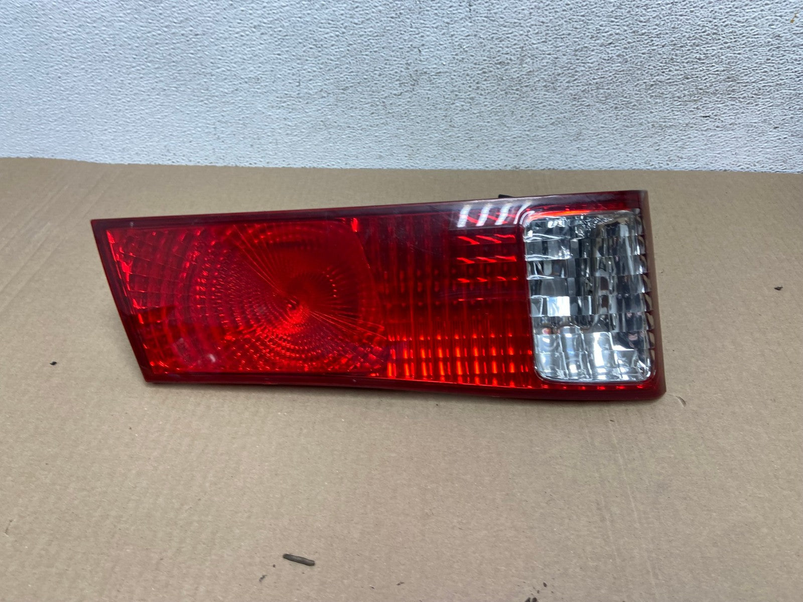 2000-2001 Toyota Camry Tail Light Left Driver LH Side Inner AE9406 LK0