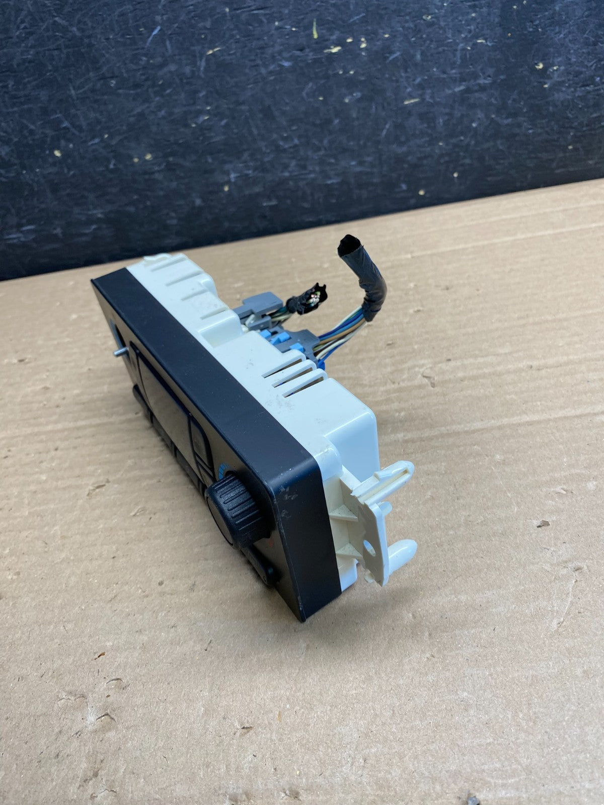 2003-2009 GMC Chevrolet Envoy Trailblazer Climate Control A/C Panel AG01893