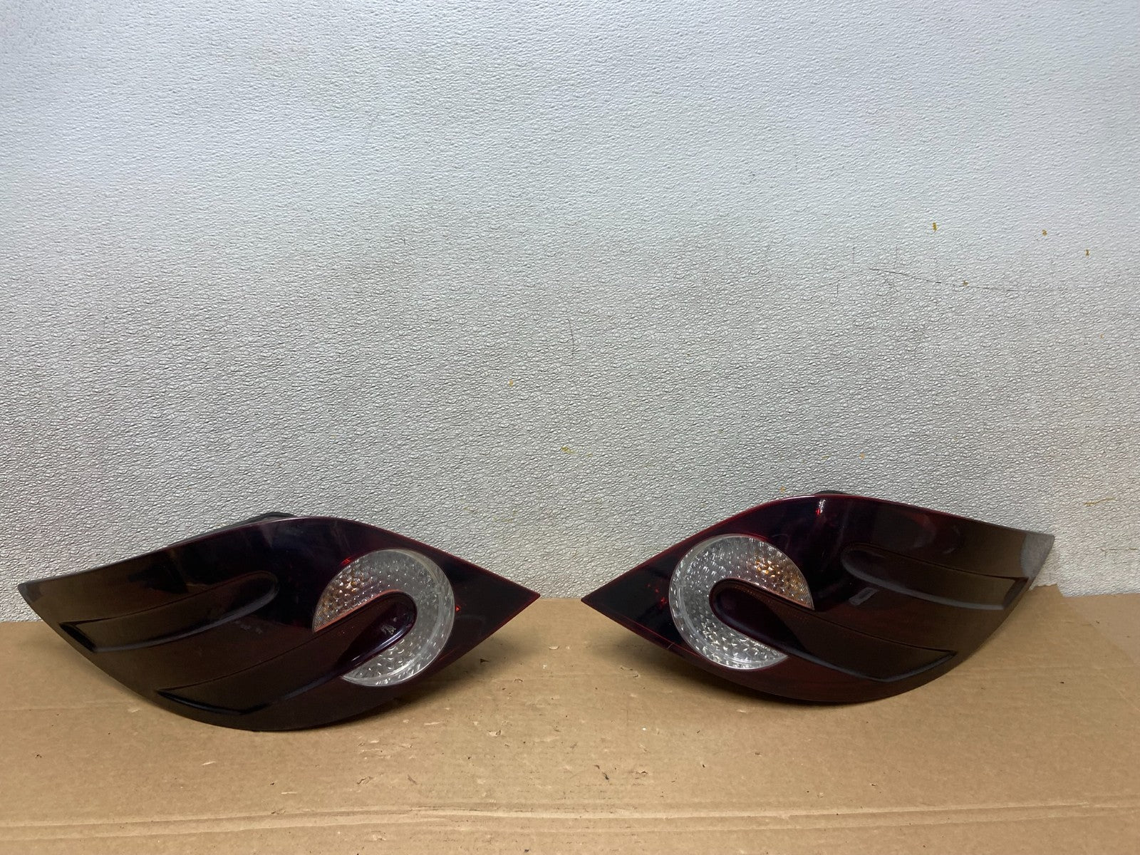 2006 to 2010 Mercedes W251 R-Class Left+Right Side Tail Lights AB4447 DW0