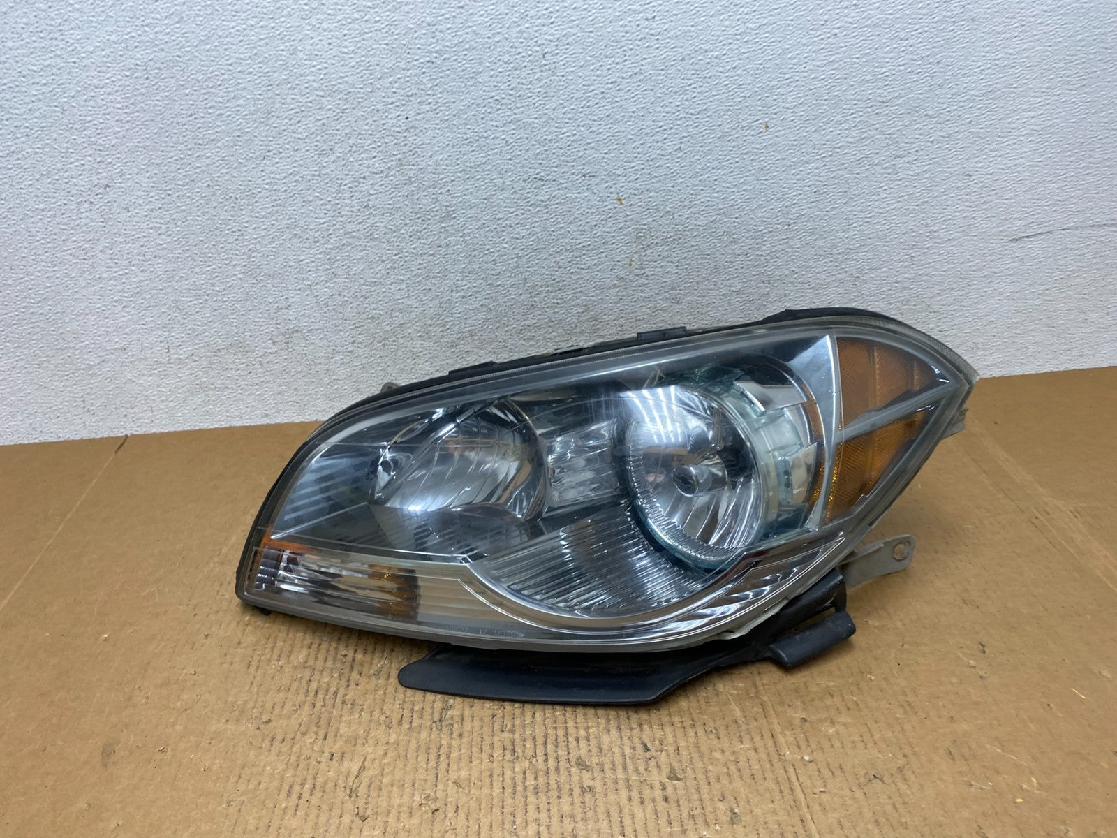 2008 to 2012 Chevrolet Malibu Left Driver LH Side Headlight AE1179 DW0