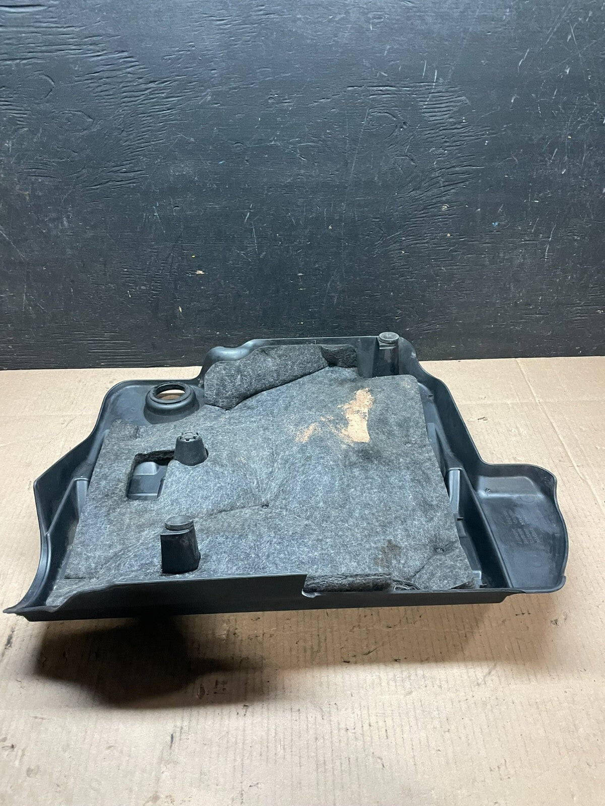 2010 to 2012 Cadillac SRX 3.6L Plastic Engine Cover Shield J6933 DG4