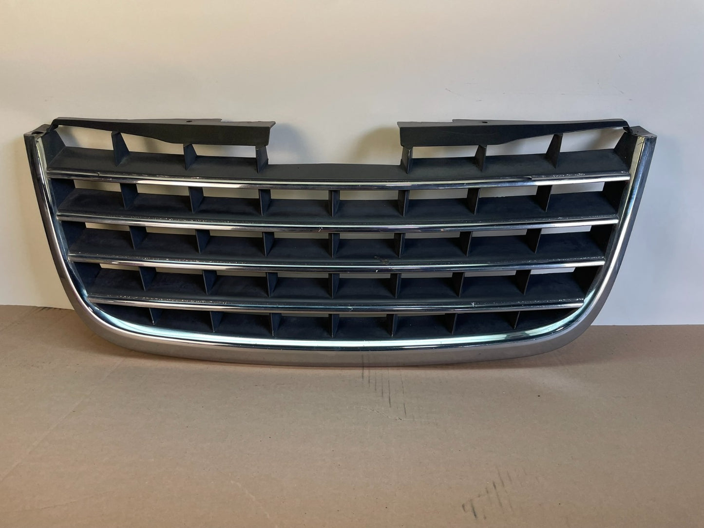 2008 to 2010 Chrysler Town & Country Front Upper Grill Grille AG0981 DG0