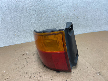 1998 1999 2000 Toyota Sienna Left Driver Tail light AI9346 LK1