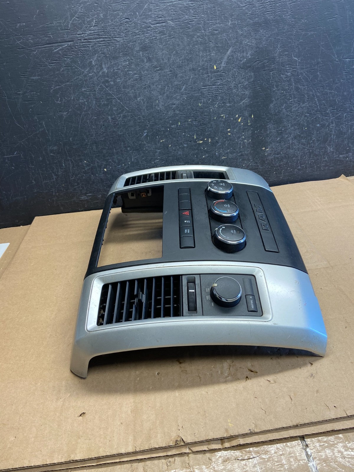2009 to 2010 Dodge Ram 1500 Center Dash Radio Screen Climate Panel ai3228 DG1