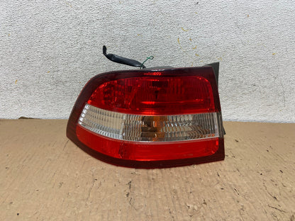 2000 2001 Lexus ES300 Outer Left Driver Lh Side Tail Light AH2887 LK0