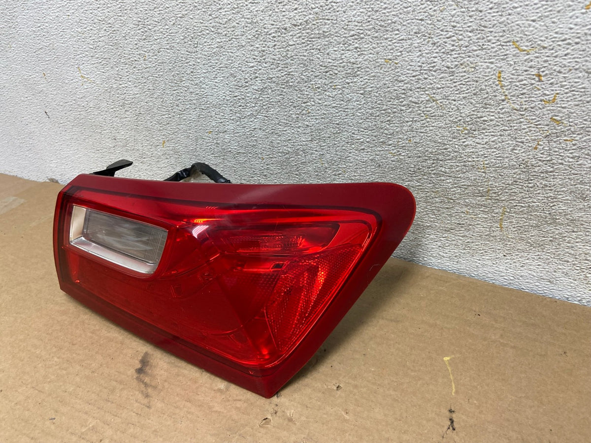 2016 - 2020 Chevrolet Malibu Right Passenger RH Side Tail Light AH4499 LK2