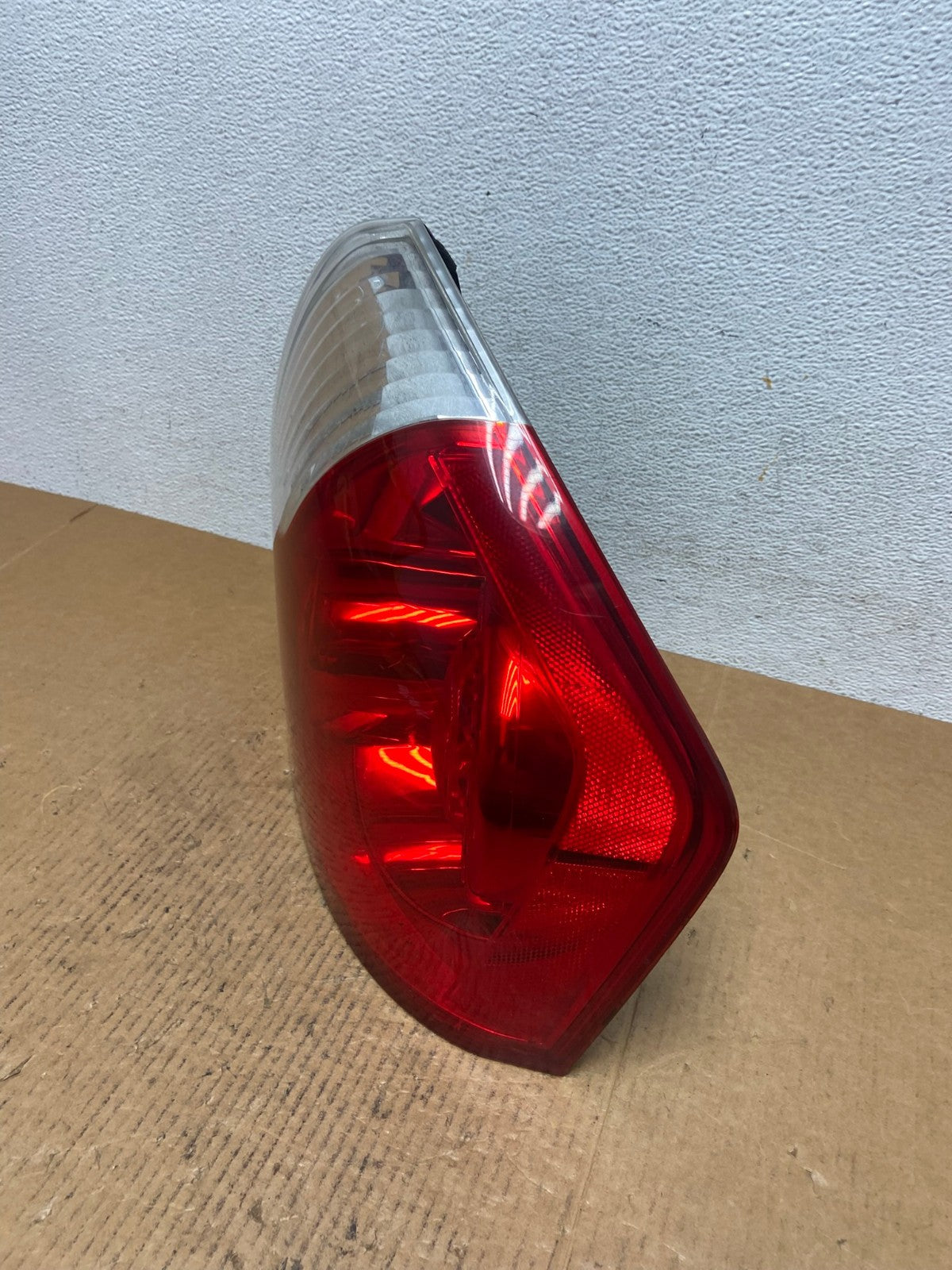 2006 2007 Infiniti M35 M35X M45 Right Passenger Side Tail Light AE0471 LK1