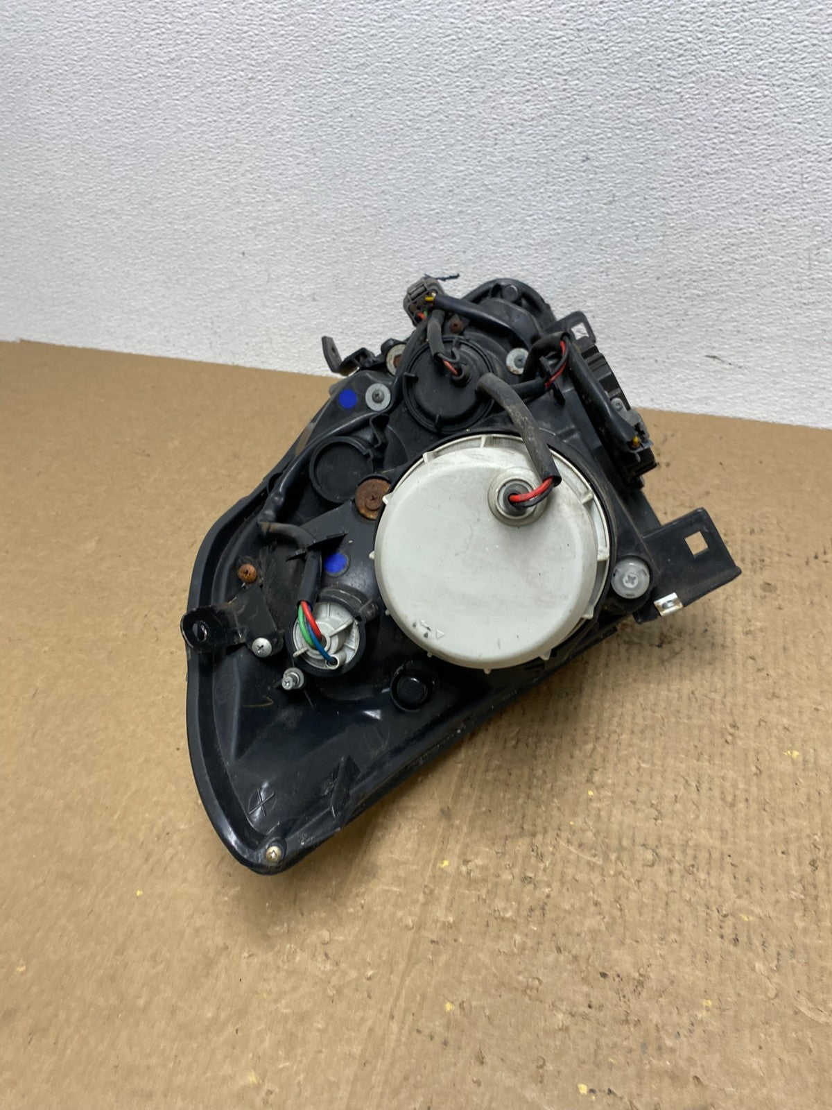 2004 to 2006 Nissan Maxima Left Driver Side Headlight Hid Xenon DEPO AC1612 DW8