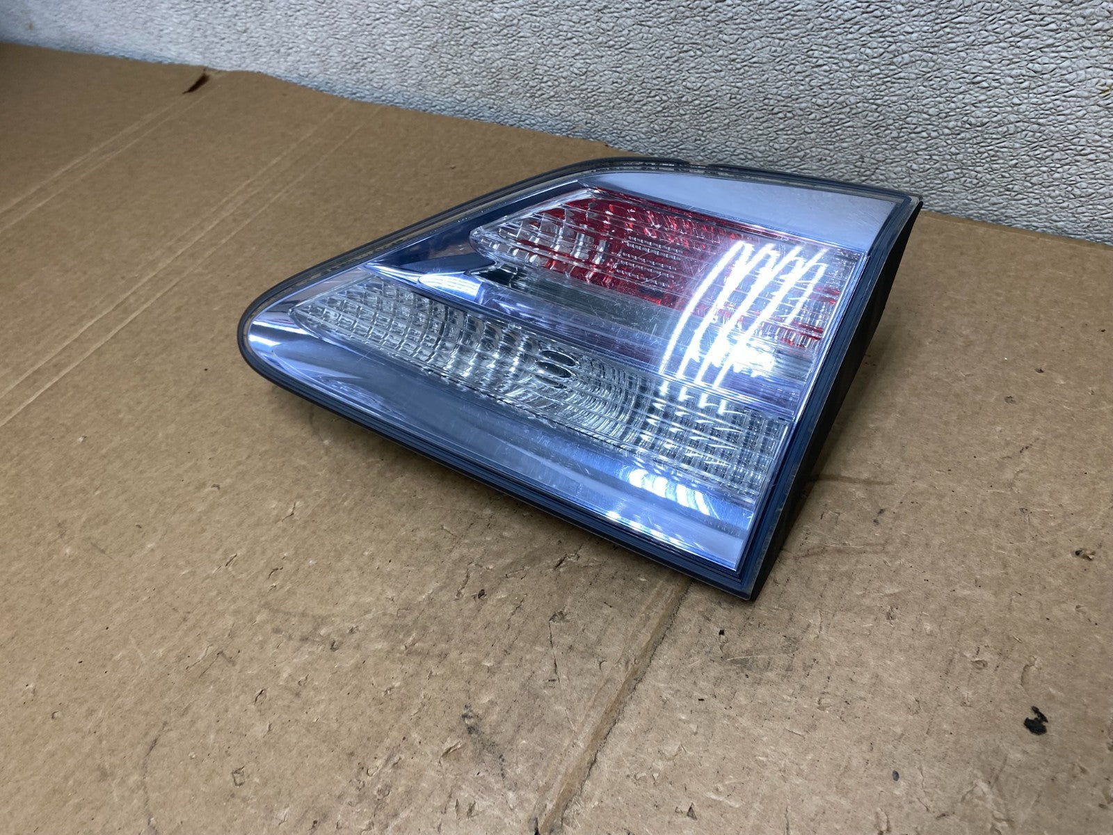 2010 - 2012 Lexus RX450H Hybrid Right Passenger RH Inner Tail Light OEM v1217 DG1