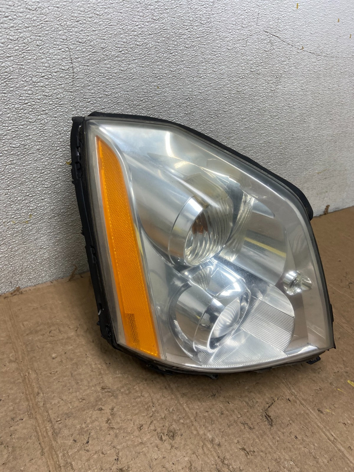 2006 to 2011 Cadillac DTS Right Passenger RH Side Xenon Hid Headlight AA4209 DW2