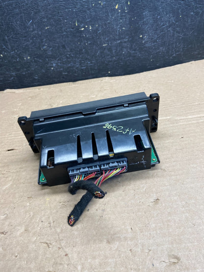 2003 to 2006 Lincoln Town Car Climate Control Panel af2596 DG3