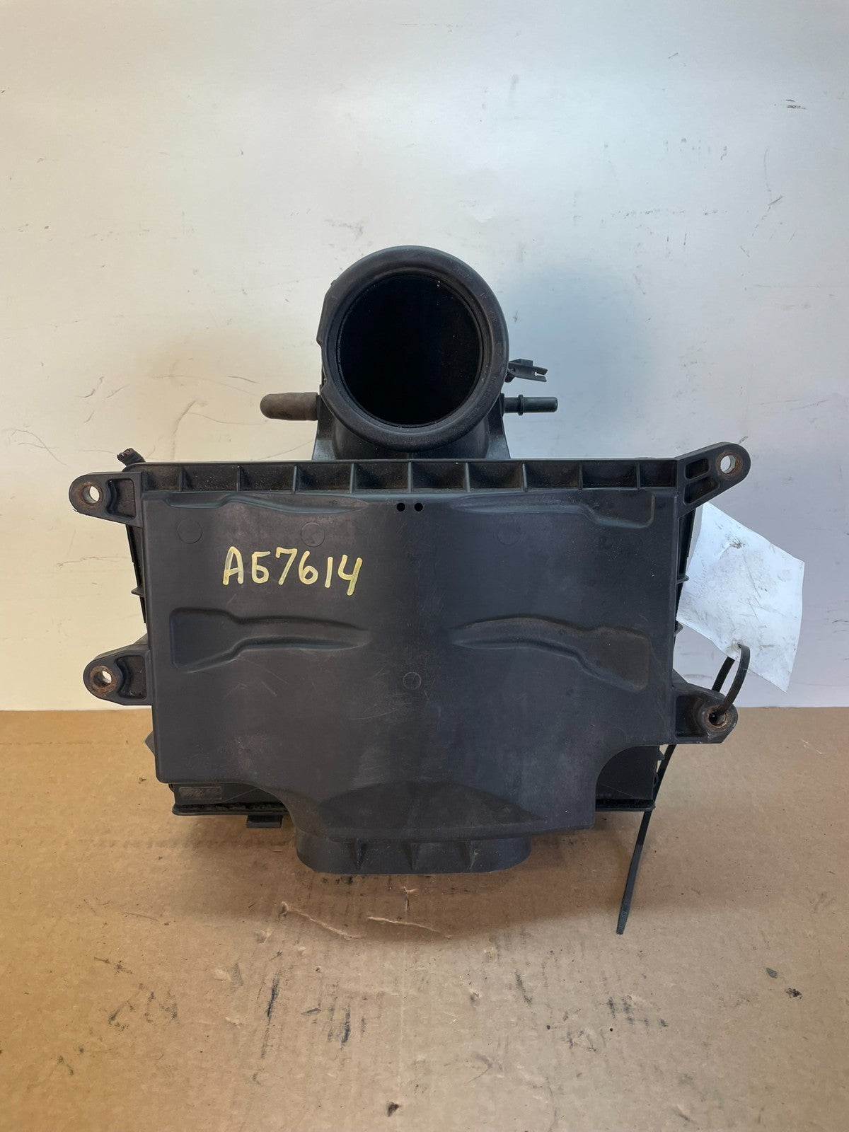 2004-2008 Ford F150 5.4L 3V Engine Air Intake Cleaner Filter Box AG7614 DG4