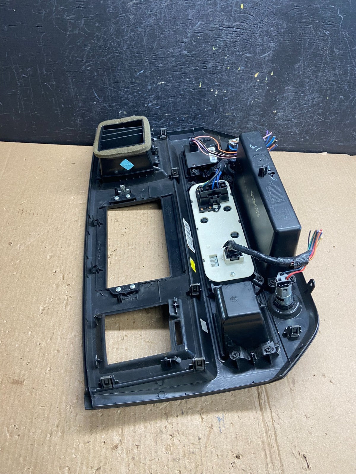 2002 to 2005 Dodge Ram Radio Climate Control Dash Air Vent Bezel Trim AE3863 DG6