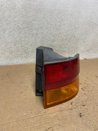 2002 2003 2004 Honda Odyssey Right Passenger Side Tail Light AH9138 LK1
