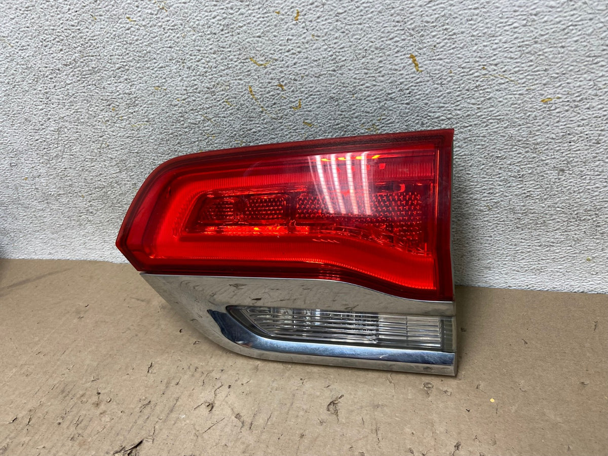 2014 - 2021 Jeep Grand Cherokee Right Passenger Inner Tail Light AH7638 LK2