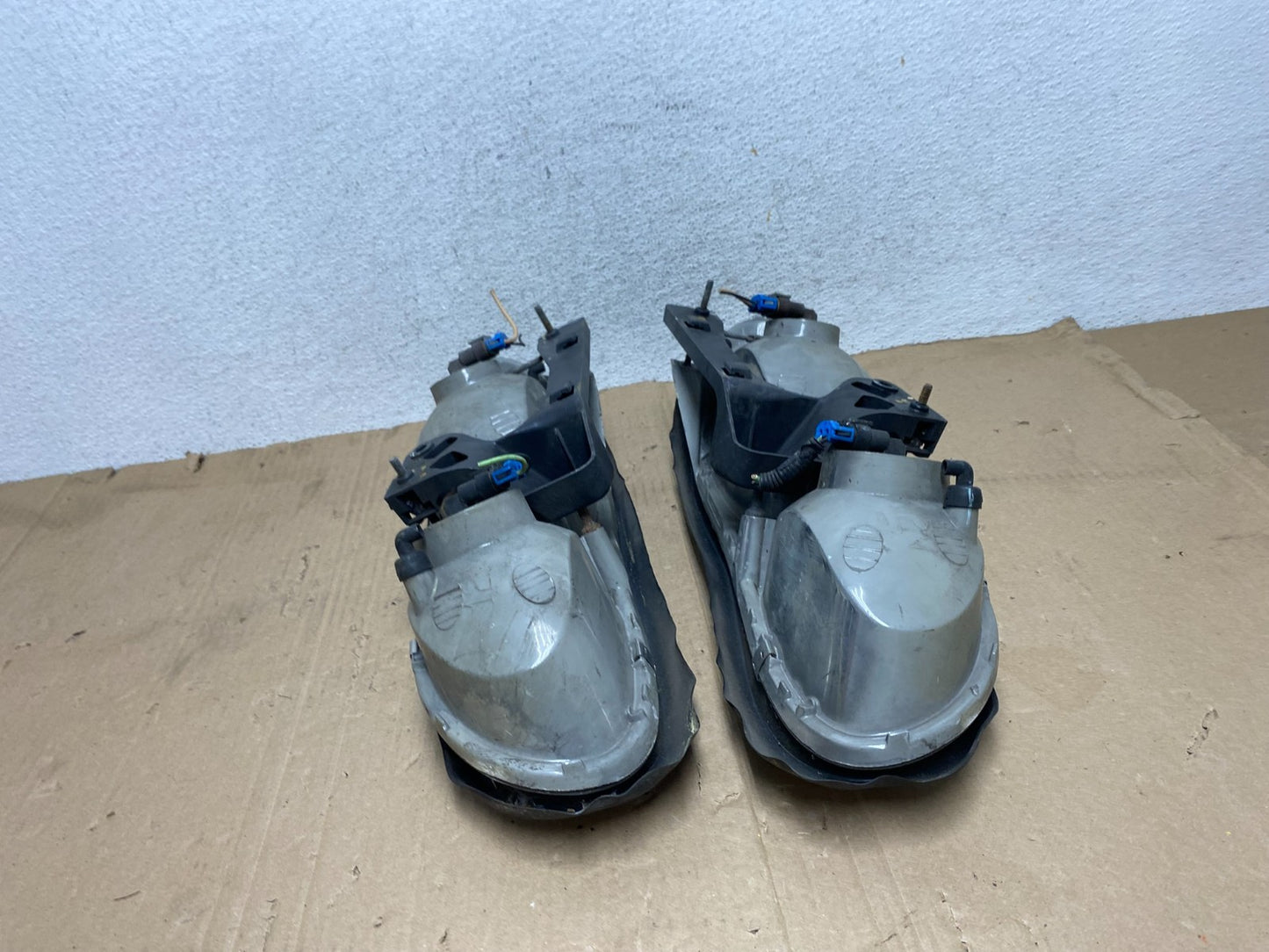 1998 to 2002 Chevrolet Camaro Pair Left and Right Headlights AE9157 DW10
