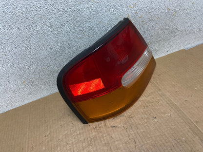 1998 1999 Nissan Altima Tail Light Left Driver Lh Side AI6653 LK2
