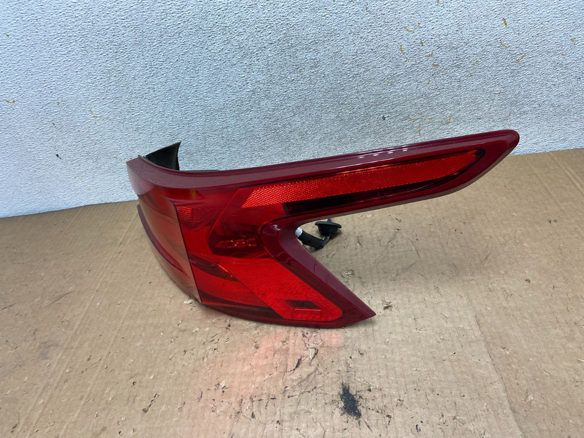 2016 2017 2018 Nissan Maxima Right Passenger RH Tail Light AI9170 LK1