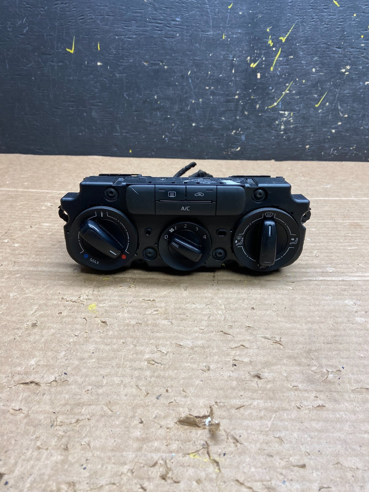 2011 - 2014 Volkswagen  Jetta Center Climate Control Panel AC Heater W1701 DG0