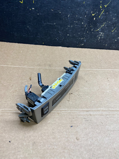 2009-2013 Toyota Corolla Dash Passenger Light Switch USB AUX Bezel W6449 DG2