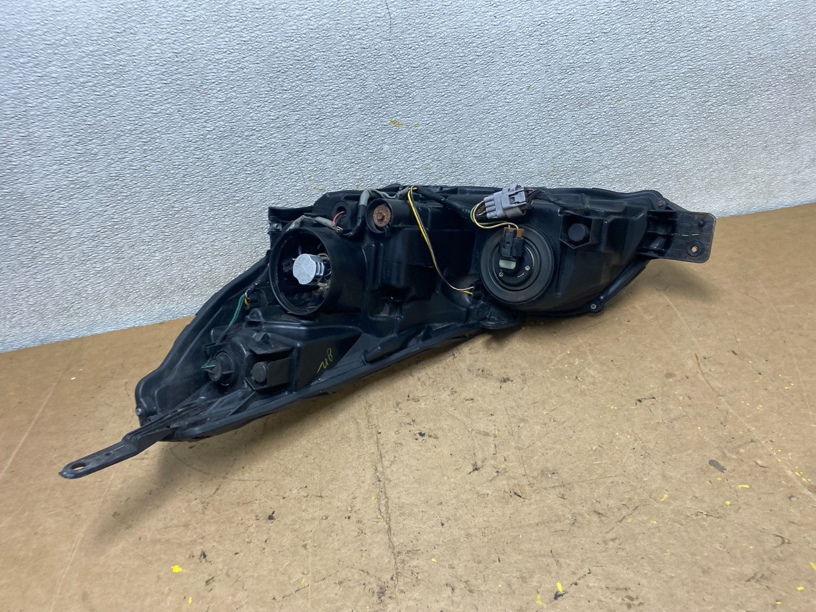 2013 - 2014 Subaru Legacy Outback Right Passenger Headlight X7040 DW7