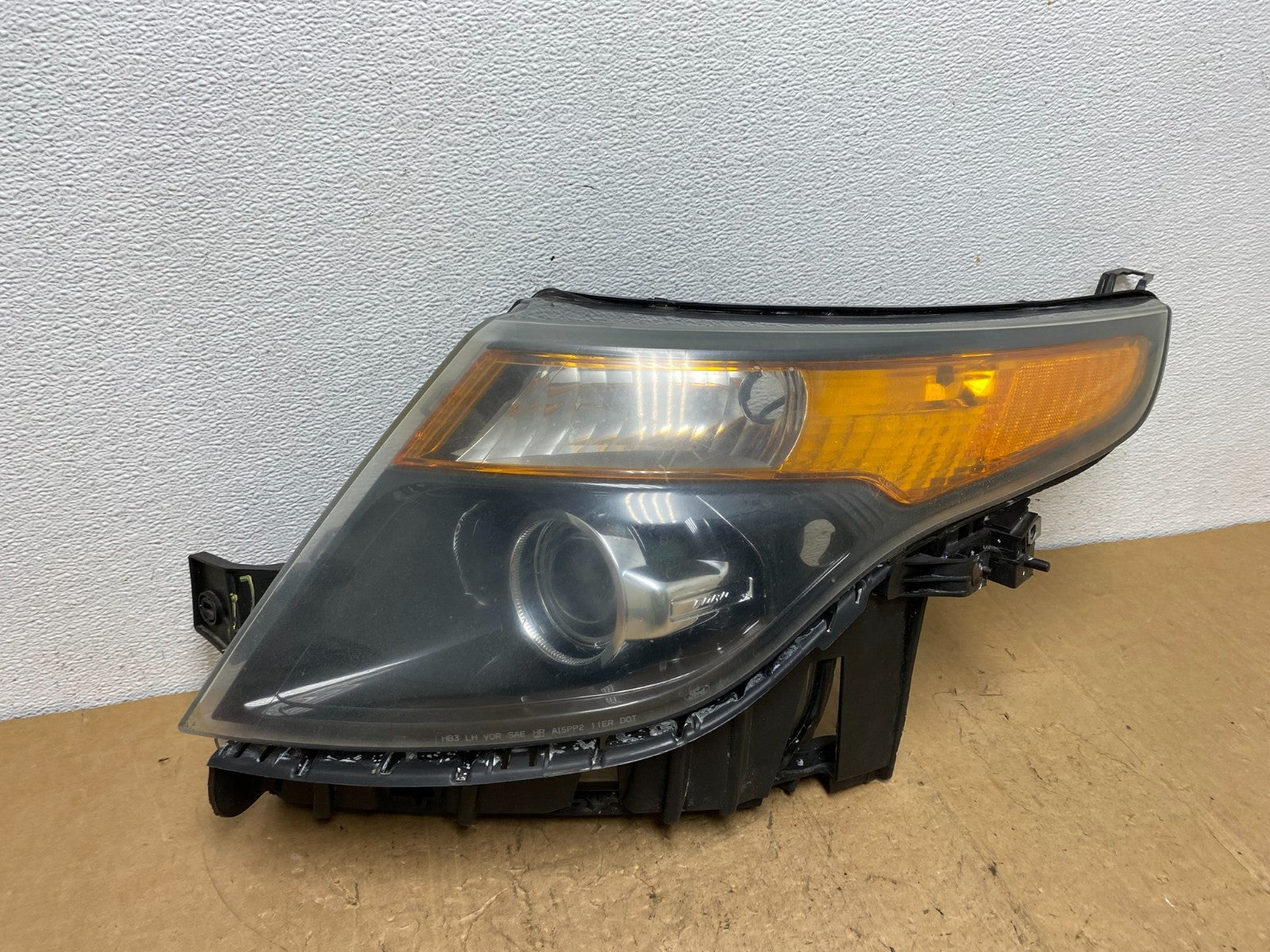 2011 to 2015 Ford Explorer Police Left Driver LH Halogen Headlight AD0552 DW0