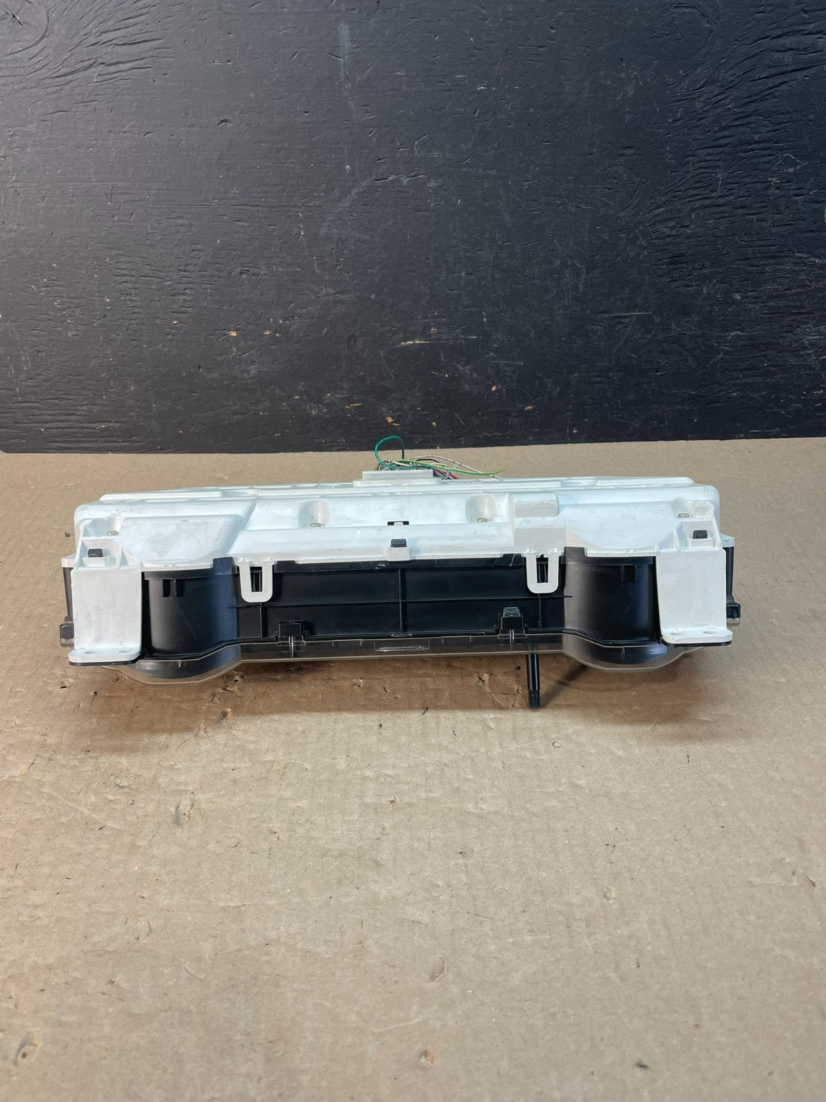 2004 2005 Toyota Sienna Speedometer Cluster Gauge AE3370 DG5