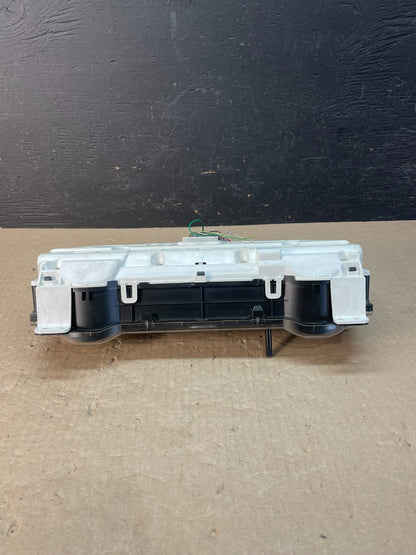 2004 2005 Toyota Sienna Speedometer Cluster Gauge AE3370 DG5