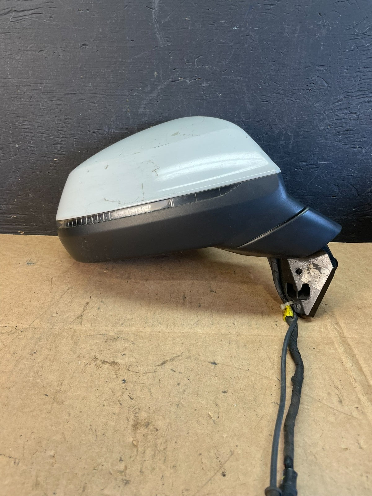 2017 to 2019 Audi Q7 Right Passenger Side Door View Power Mirror AE1064 DG0